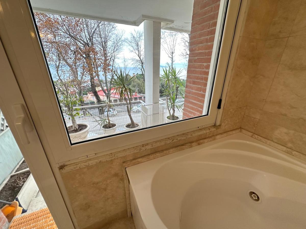 Pf Luxury Apartment Petrarca Posillipo Capri View - My Place Наполи Екстериор снимка